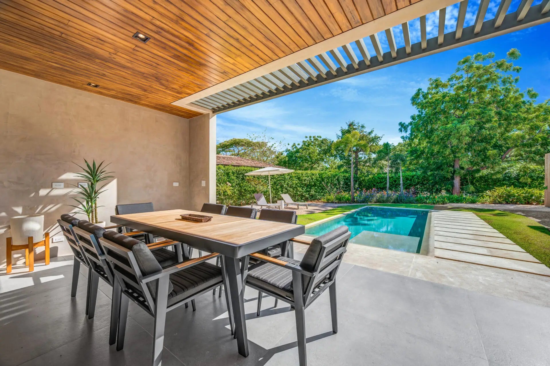 Casa Los Feliz – Modern Luxury in Hacienda Pinilla