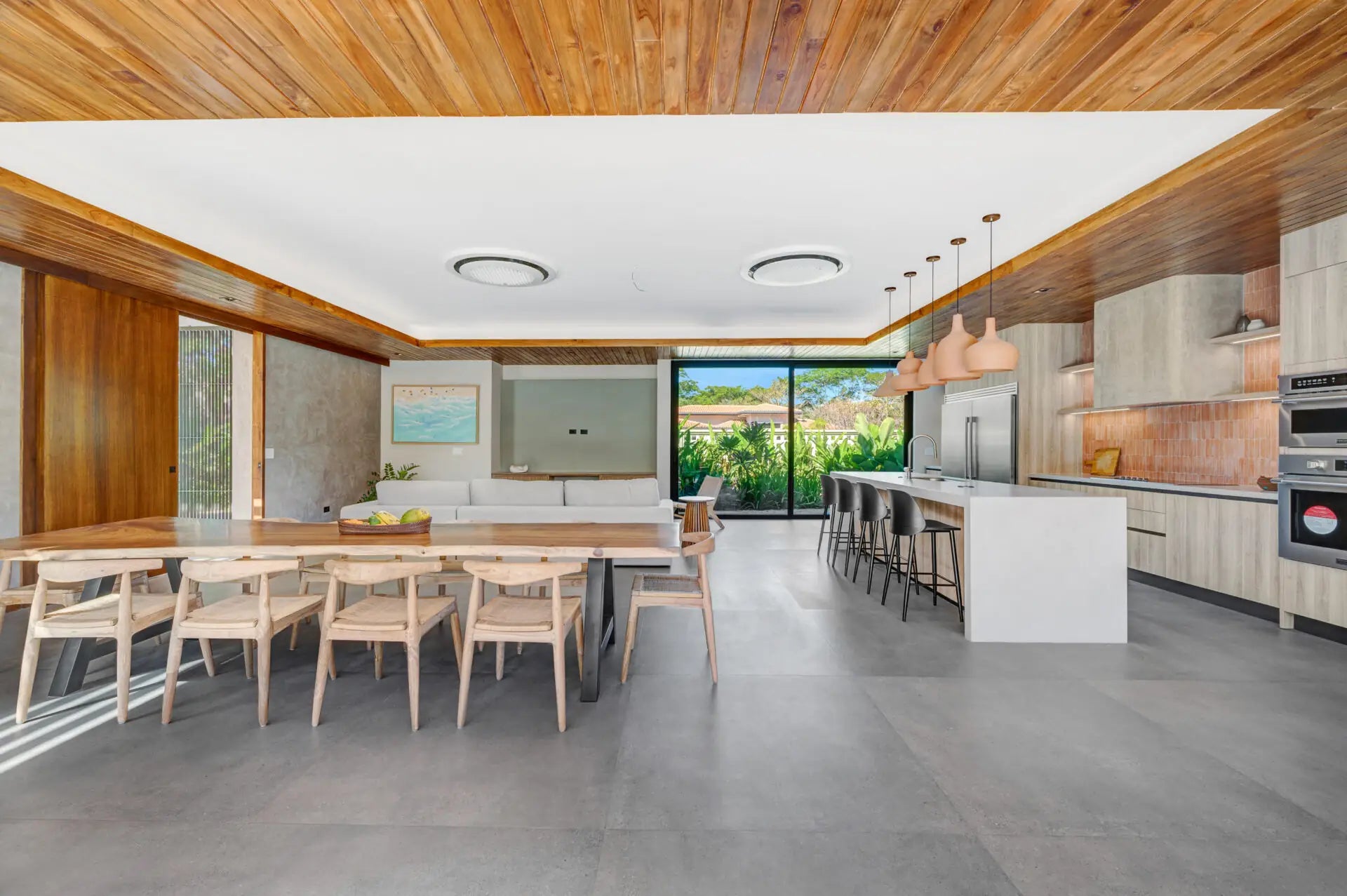 Casa Los Feliz – Modern Luxury in Hacienda Pinilla