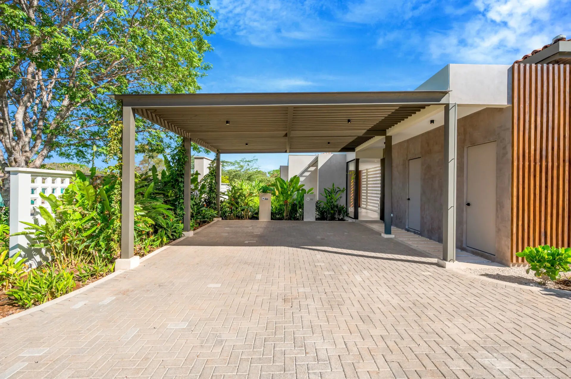 Casa Los Feliz – Modern Luxury in Hacienda Pinilla