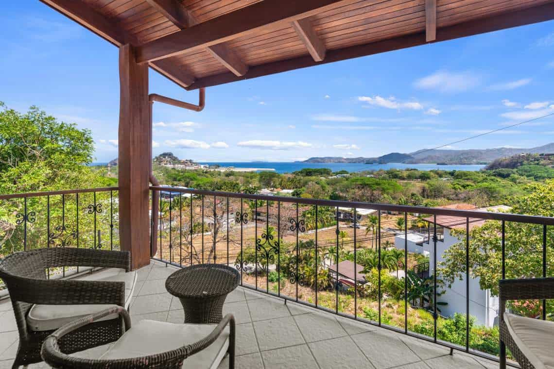 Casa Omega: Oceanview Apartments in Altos de Flamingo