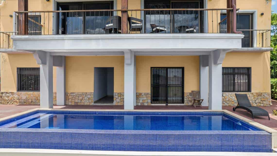Casa Omega: Oceanview Apartments in Altos de Flamingo