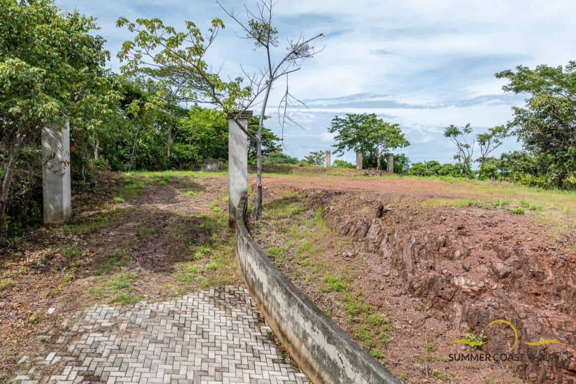 Expansive 5004 m² Lot with Mountain Views in Huacas, Ideal for Your Dream Home and Investment