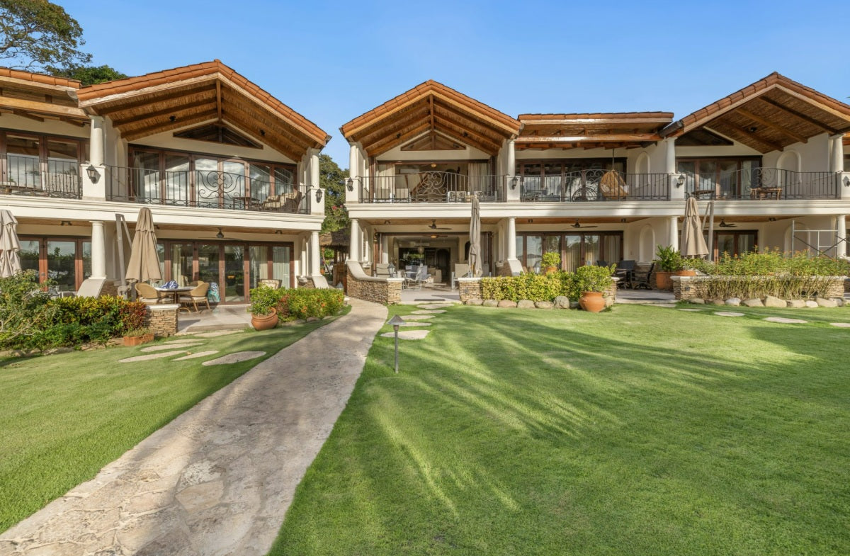 Beachfront Villa 19 - The Palms