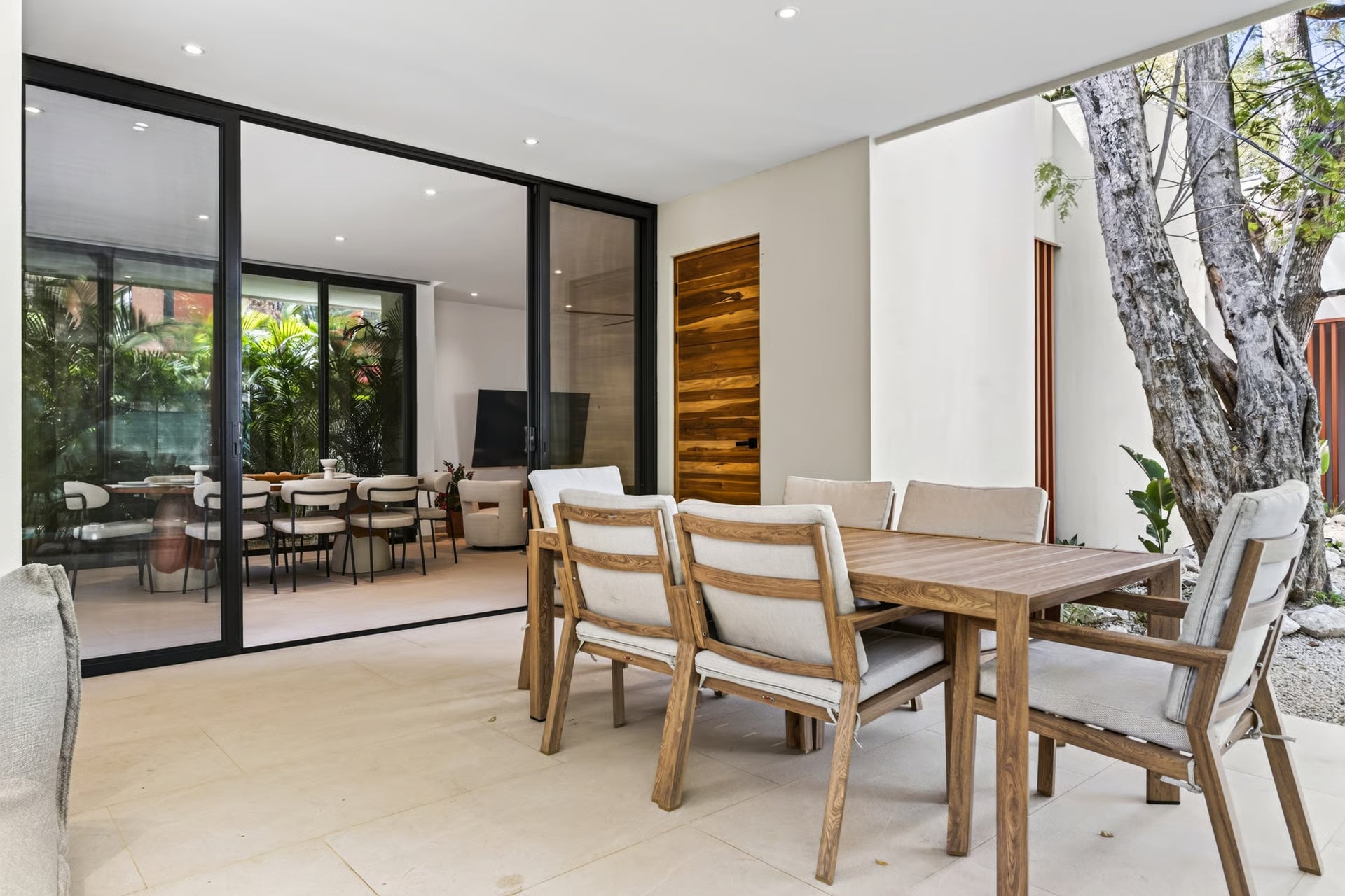 Casa Mareva | 4-Bedroom Luxury Home Near the Beach