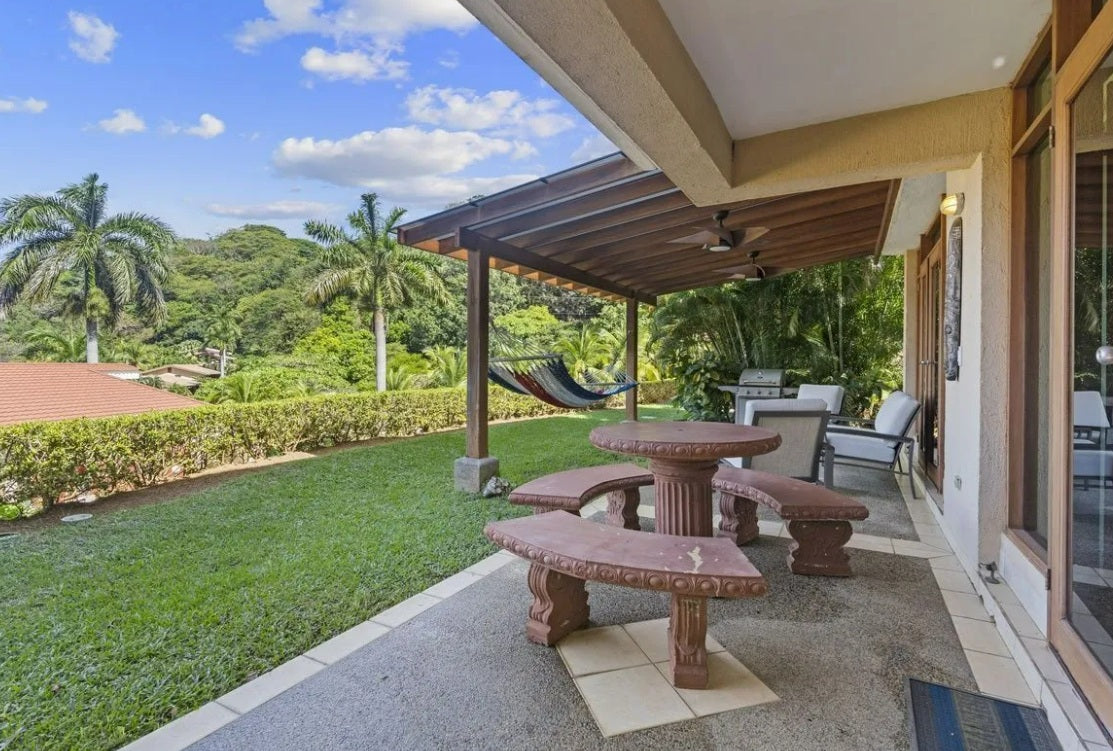 Bahía Pez Vela 17 – Ocean View Villa in a Beachfront Gated Community