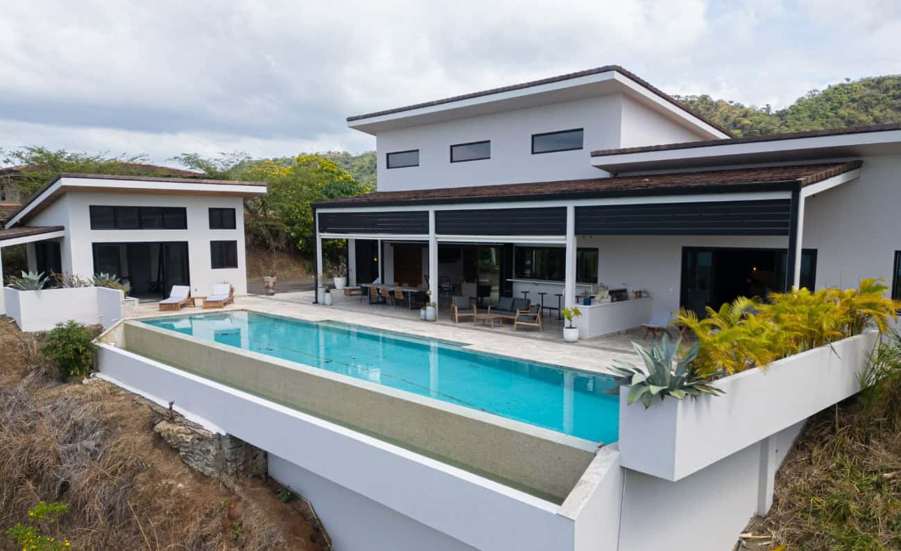 Casa Islas – Stunning Ocean-View Estate with Guest Studio in Mar Vista