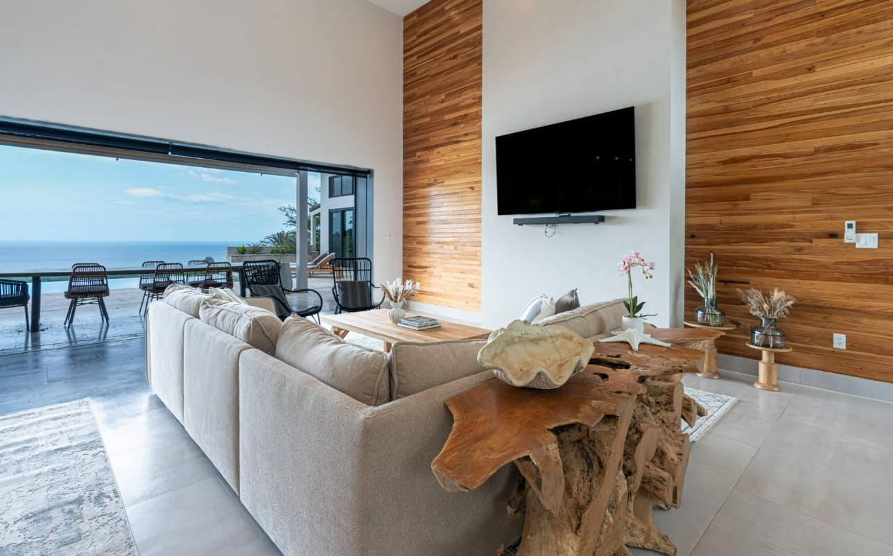 Casa Islas – Stunning Ocean-View Estate with Guest Studio in Mar Vista