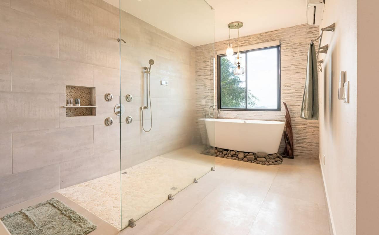 Casa Islas – Stunning Ocean-View Estate with Guest Studio in Mar Vista