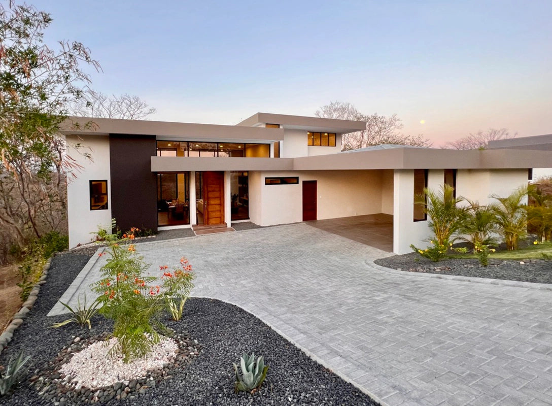 Casa Natura – Modern 3-Bedroom House in Playas del Coco