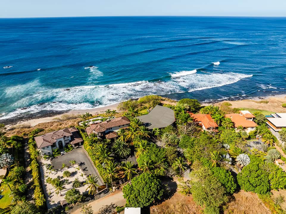 VILLA ESPERANZA BEACHFRONT