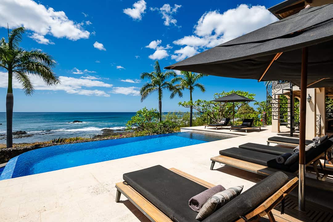 VILLA ESPERANZA BEACHFRONT