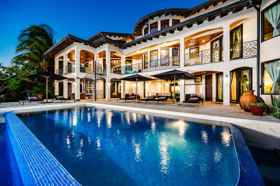 VILLA ESPERANZA BEACHFRONT