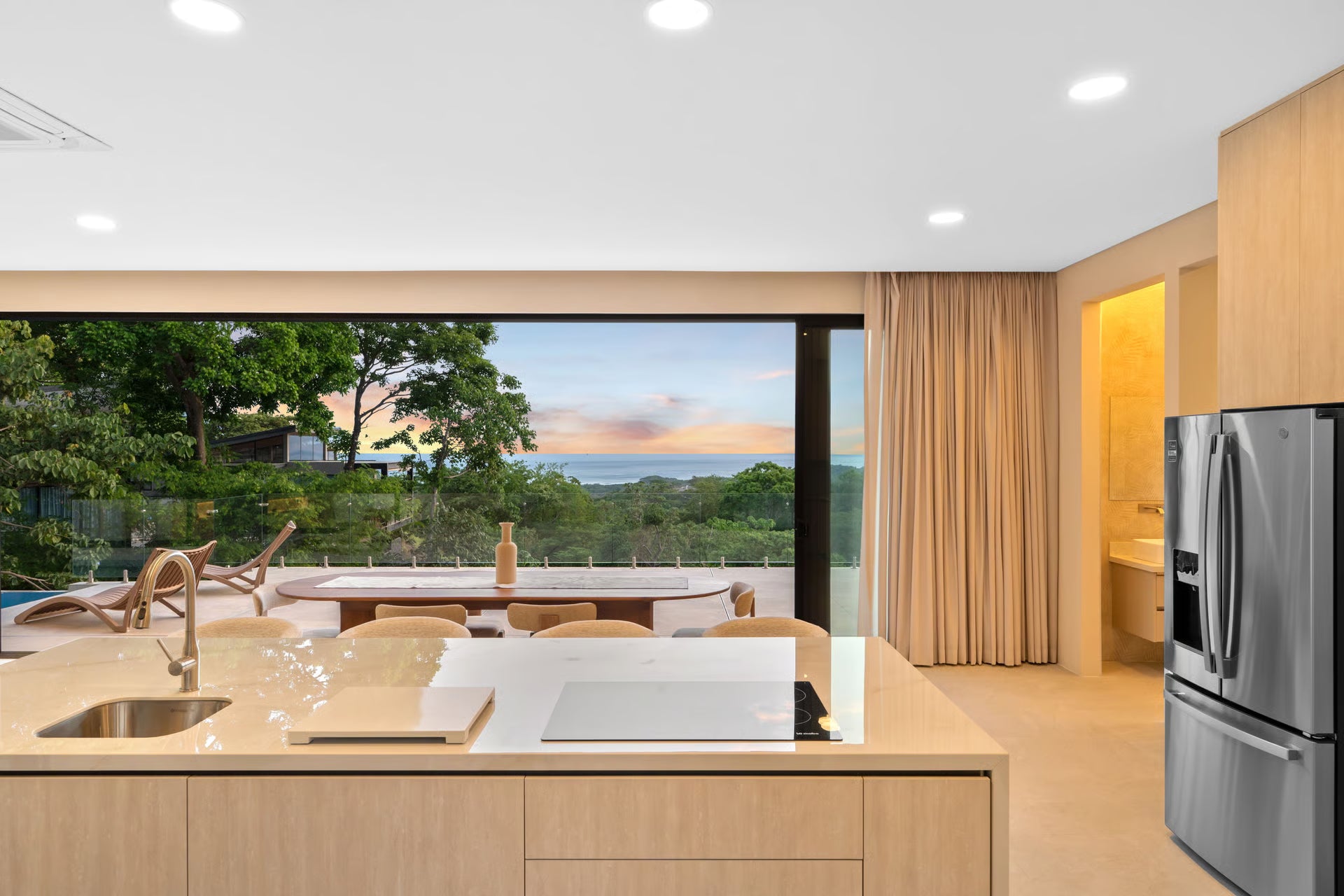 Casa Flores del Mar | Modern Ocean View Home