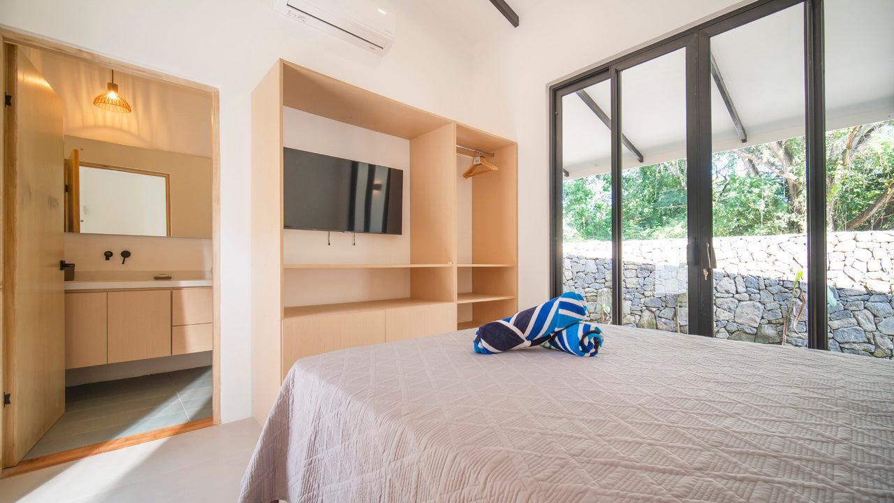 Casa Cenizaro – Surfside Tropical Escape