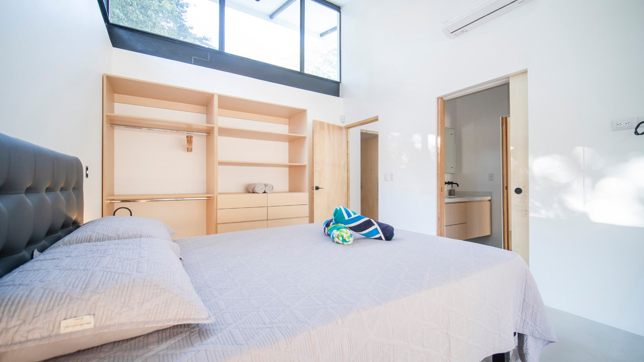 Casa Cenizaro – Surfside Tropical Escape