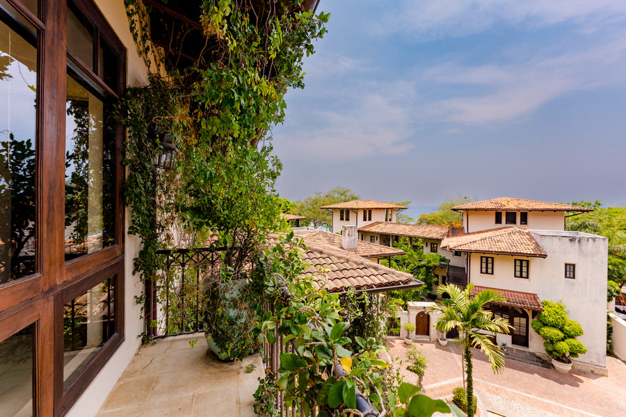 24 Calle La Ronda | 4-Bedroom Home Steps from Playa Danta