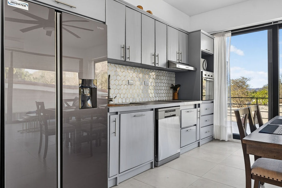 Casa Dos Hermanas: Modern Income-Producing Property Near Flamingo Beach