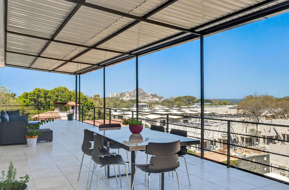 Casa Dos Hermanas: Modern Income-Producing Property Near Flamingo Beach