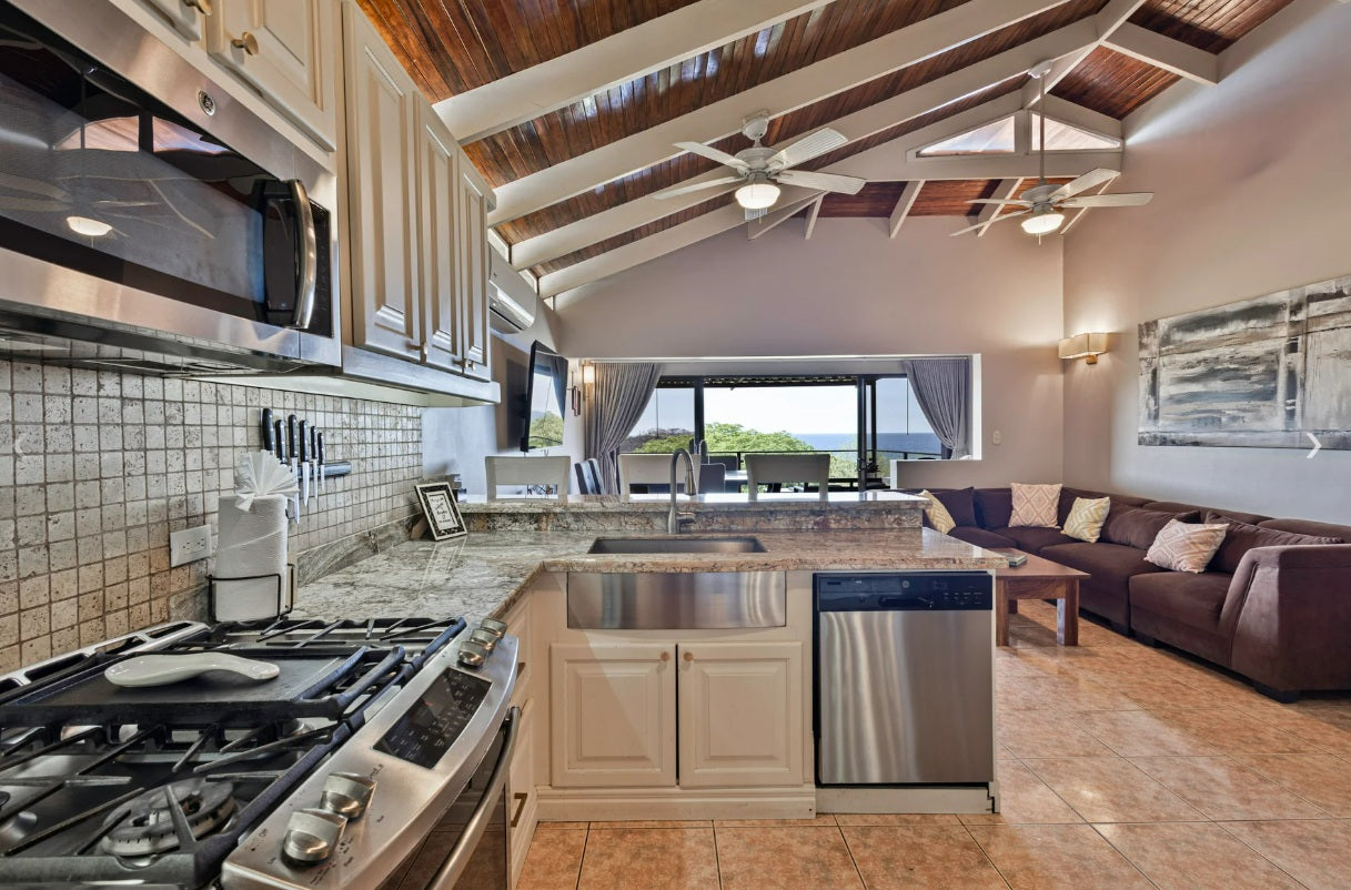 Los Almendros Villa 17 | Ocean View Retreat