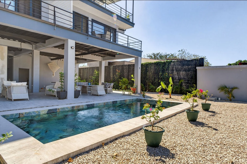 Casa Dos Hermanas: Modern Income-Producing Property Near Flamingo Beach