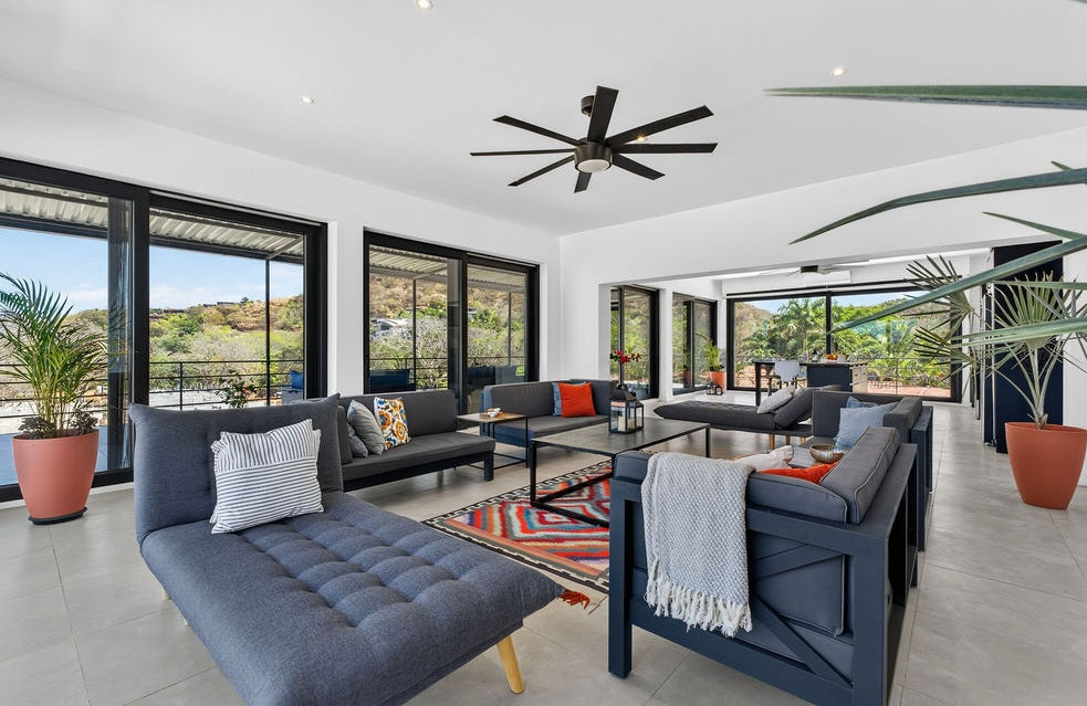 Casa Dos Hermanas: Modern Income-Producing Property Near Flamingo Beach