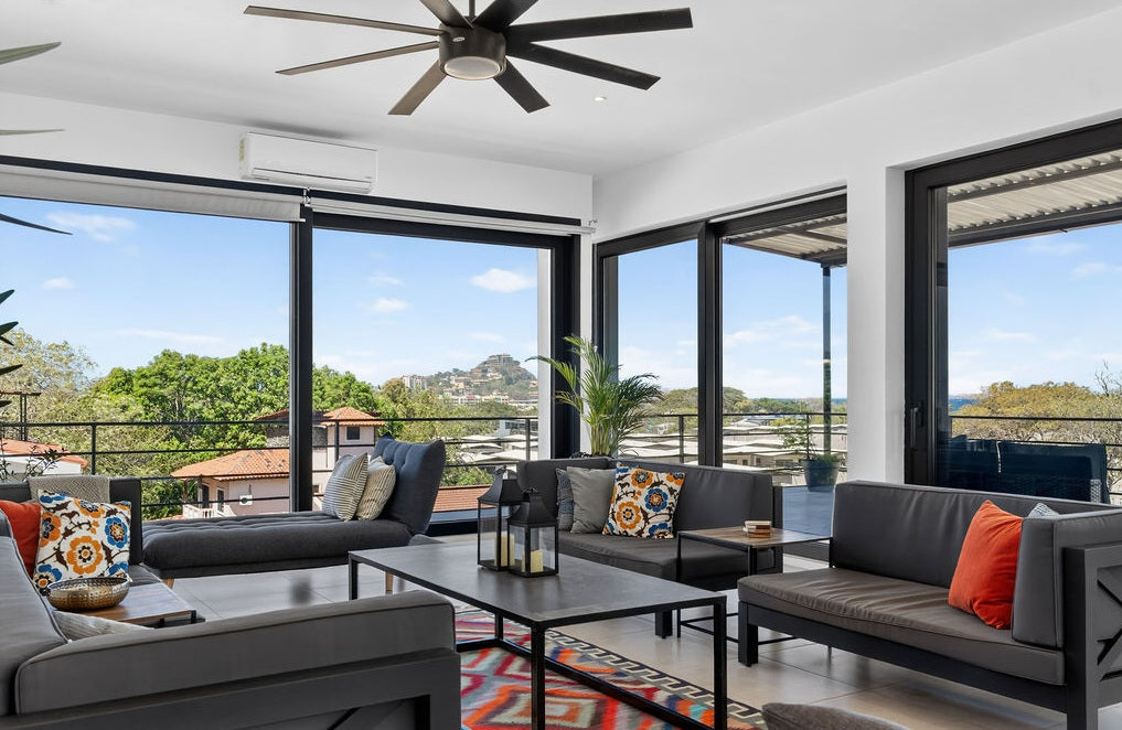 Casa Dos Hermanas: Modern Income-Producing Property Near Flamingo Beach