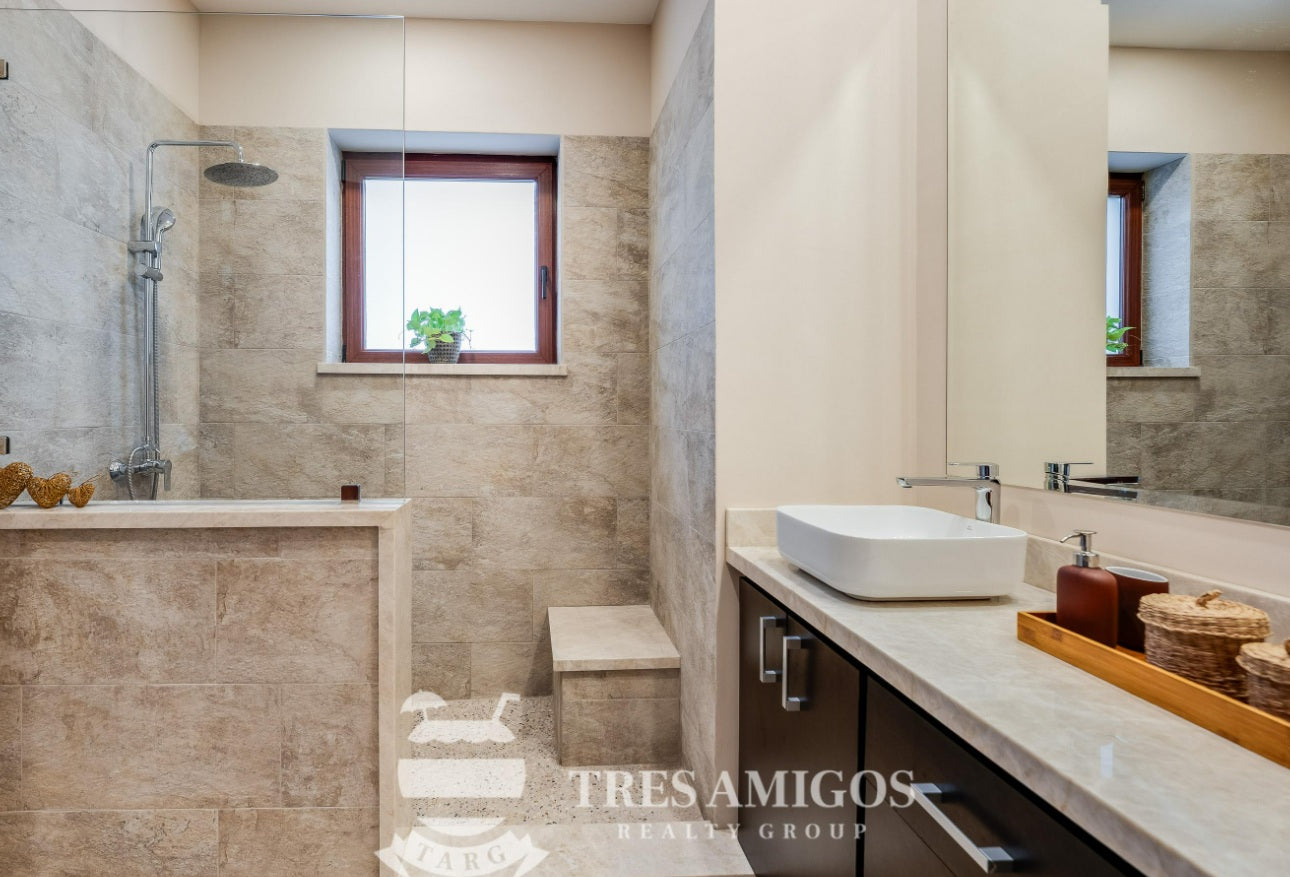 Hermosa del Mar Condo 1-1C