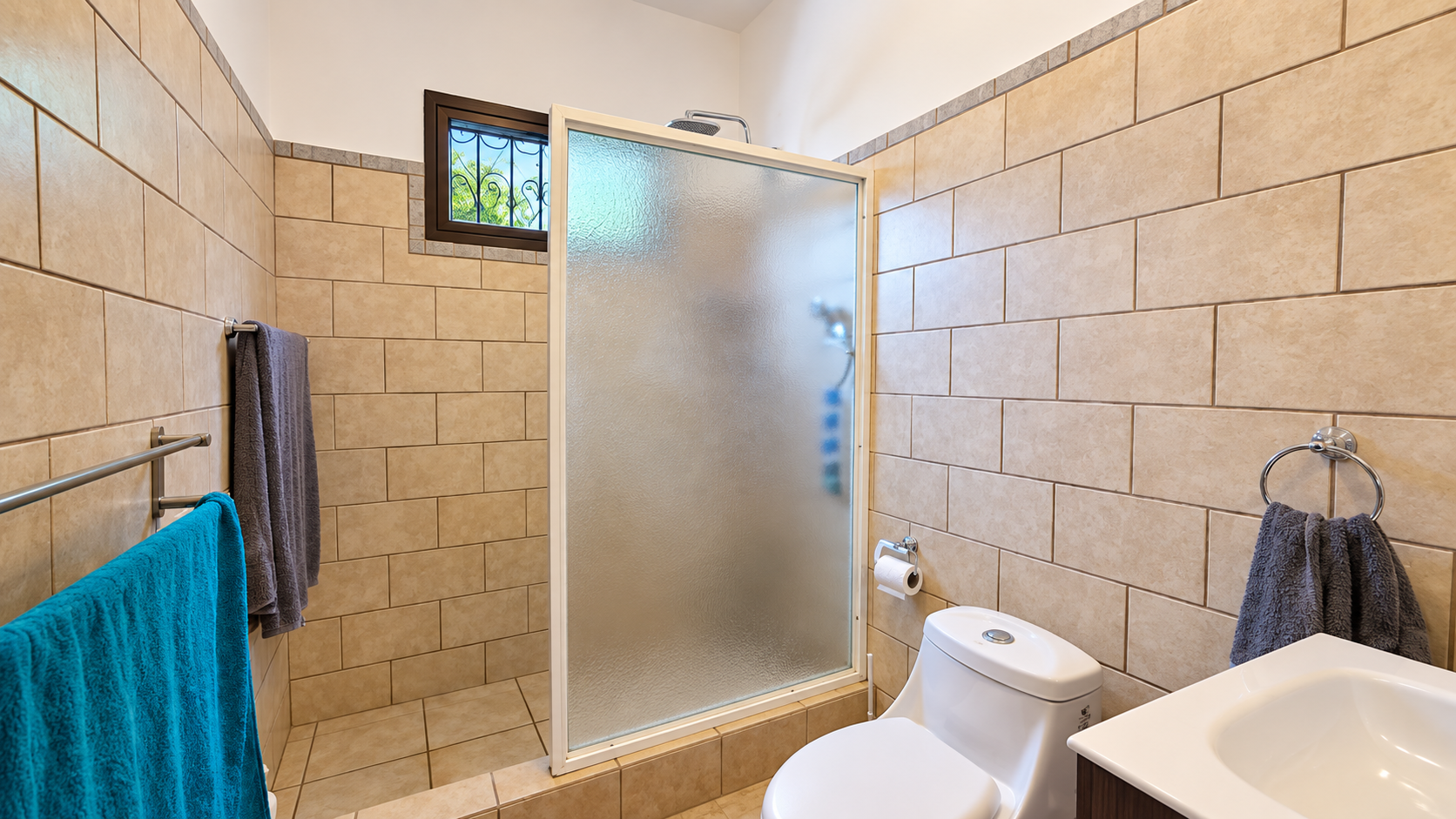 Spacious 5-Bedroom Home Near Playa Ocotal with Pacific Views