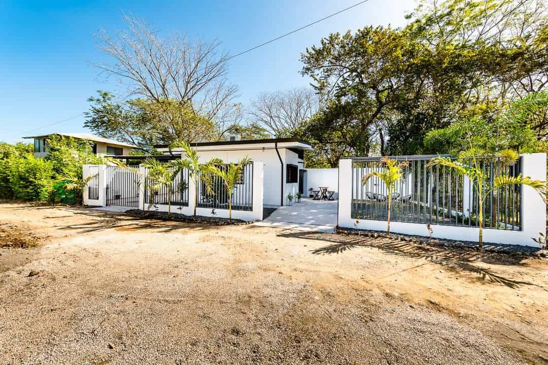 Charming 2-Bedroom House in Playa Potrero, Just a Short Walk to the Beach