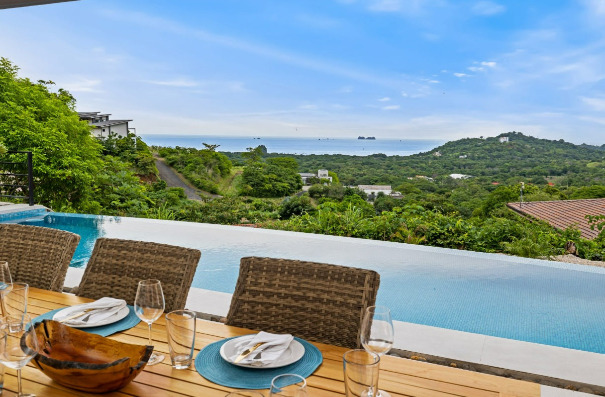 Villa Cielo – Elegant Ocean-View Estate & Casita in Mar Vista