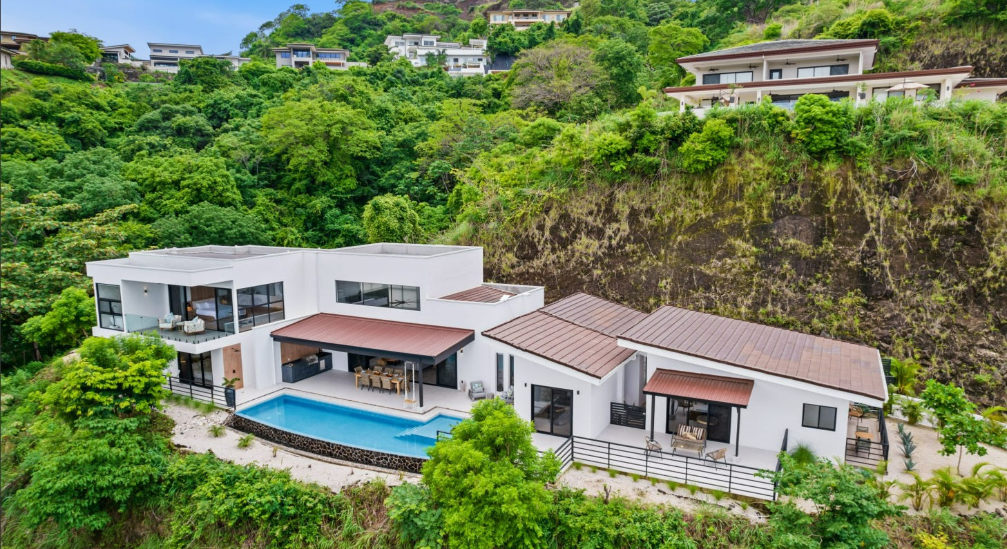 Villa Cielo – Elegant Ocean-View Estate & Casita in Mar Vista