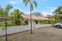 Manta Ray Lodge – Veintisiete de Abril, Guanacaste thumbnail