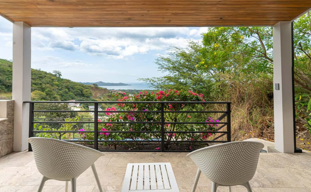 Casa Islas – Stunning Ocean-View Estate with Guest Studio in Mar Vista