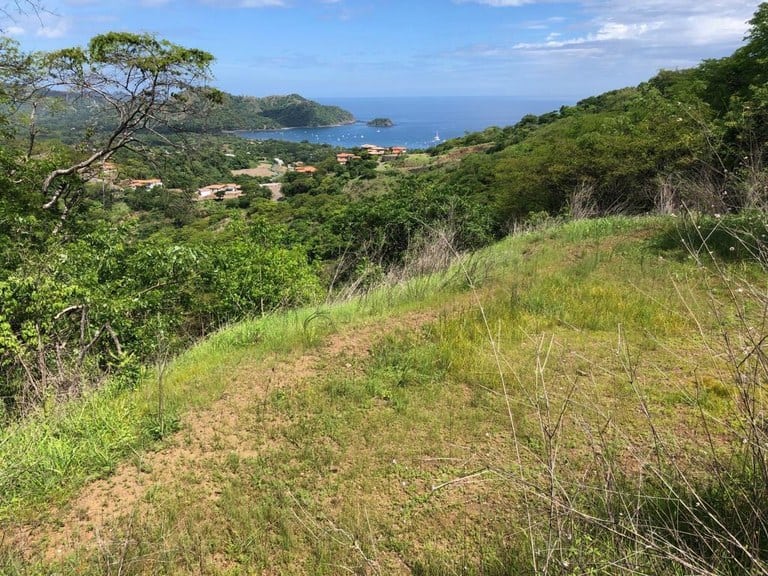 Property with Spectacular Ocean Views in Playas del Coco