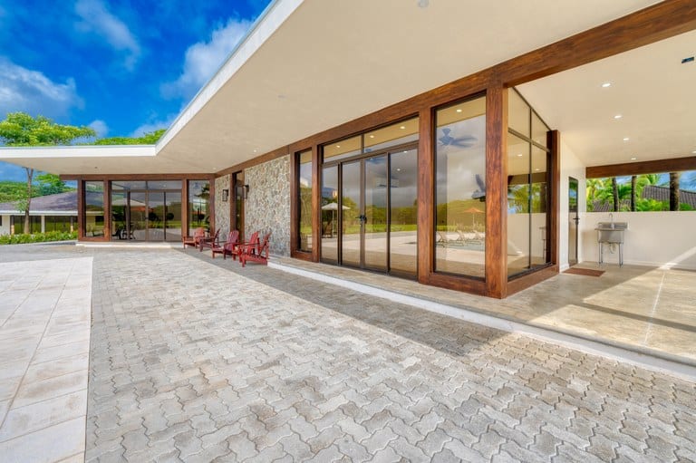 Lot 11 Premier Beachfront: Playa Blanca Beach Club