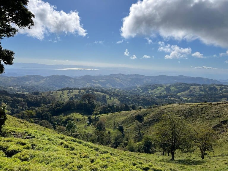 Clover Fields: Prime Development Land with Spectacular Views and Endless Potential Near Monteverde