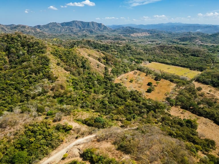 Huacas Parcel: Prime Development Opportunity Just 2 Minutes from Educarte!