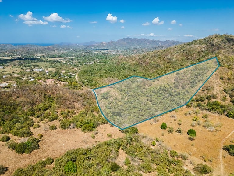 Huacas Parcel: Prime Development Opportunity Just 2 Minutes from Educarte!
