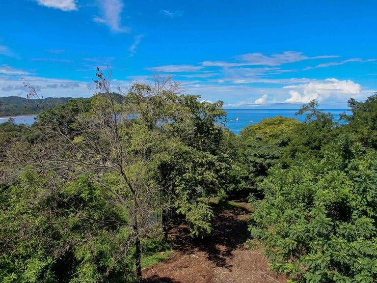 Lot with Beachfront Access and Ocean Views in Playas del Coco