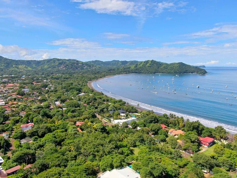 Lot with Beachfront Access and Ocean Views in Playas del Coco
