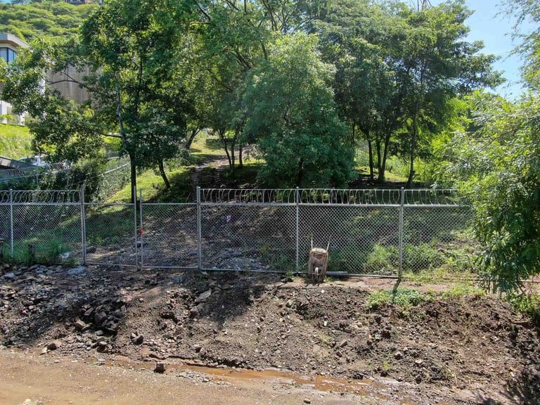 Lot with Beachfront Access and Ocean Views in Playas del Coco