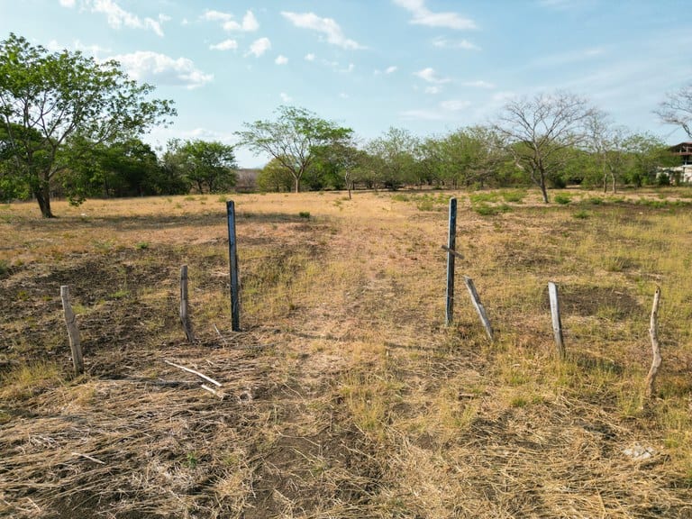 Lote Cañas: Prime Countryside Home Construction Site for Sale in Cañas