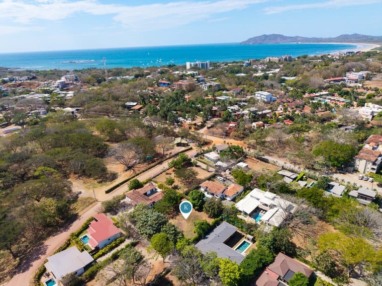 La Norma Lot 18: 983m² Flat Lot for Sale in Tamarindo’s Exclusive Gated Community