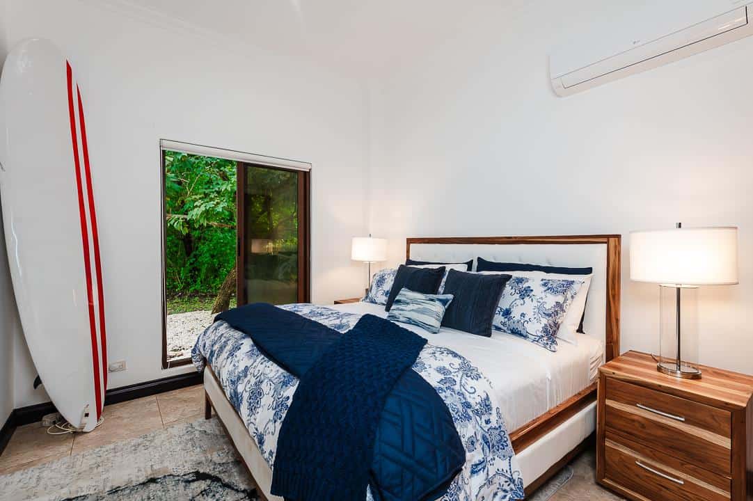 Casa Zaira: Fusion of Modern Elegance and Tropical Splendor!