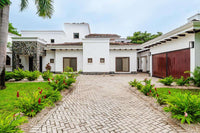 Casa Zaira: Fusion of Modern Elegance and Tropical Splendor! thumbnail