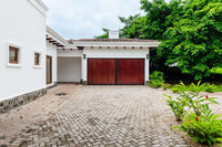 Casa Zaira: Fusion of Modern Elegance and Tropical Splendor! thumbnail