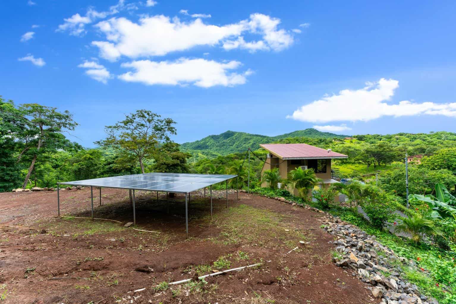 Casa Tropical: Experience Tranquil Living in Paradise!