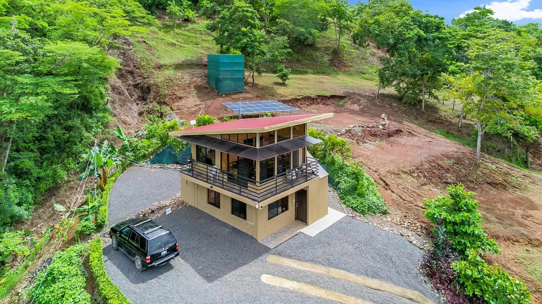 Casa Tropical: Experience Tranquil Living in Paradise!