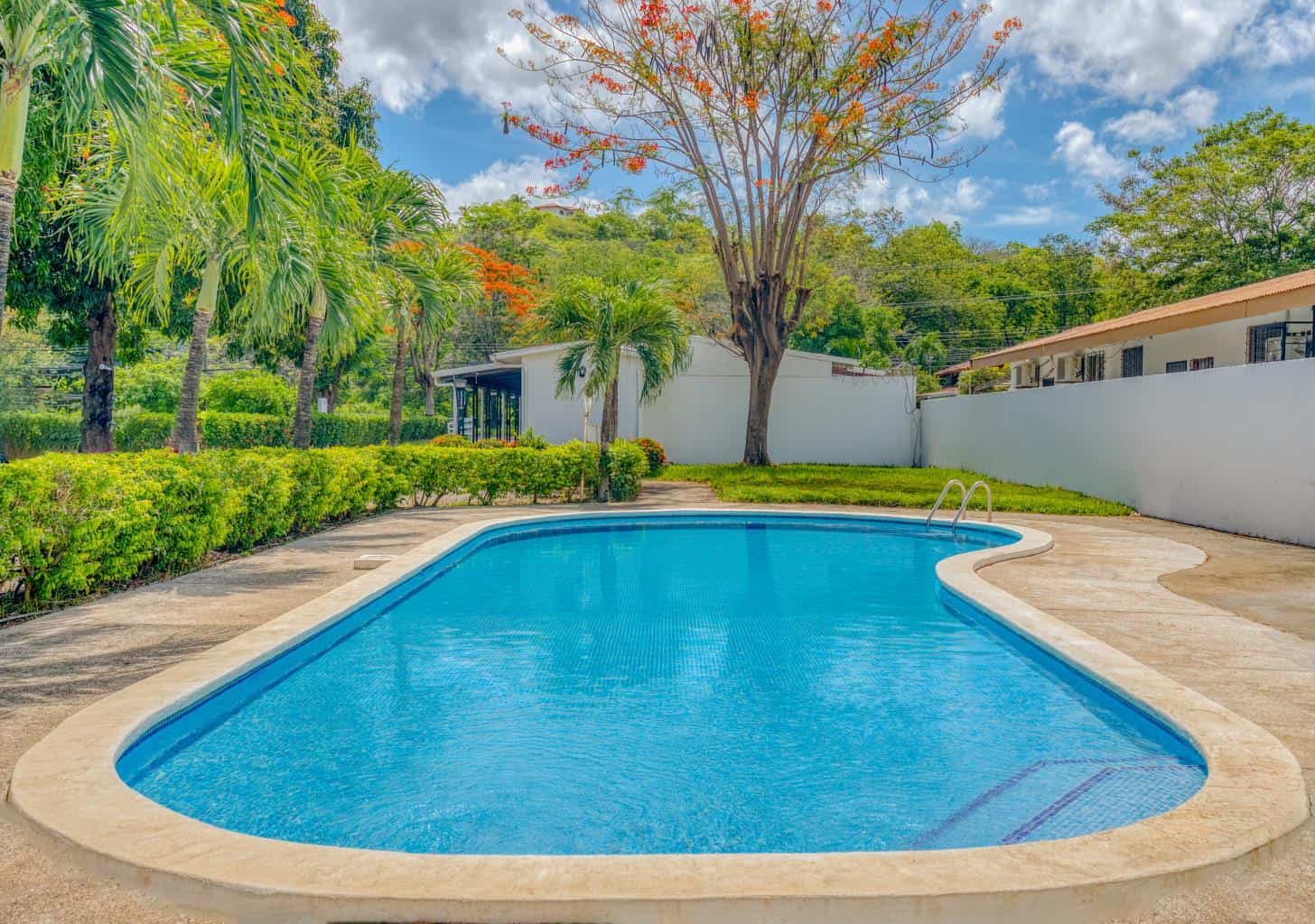 3-Bedroom House plus 6 Cabins in Playas del Coco