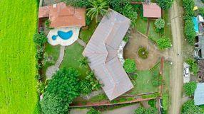 Colonial Oasis Home Close to the Beach